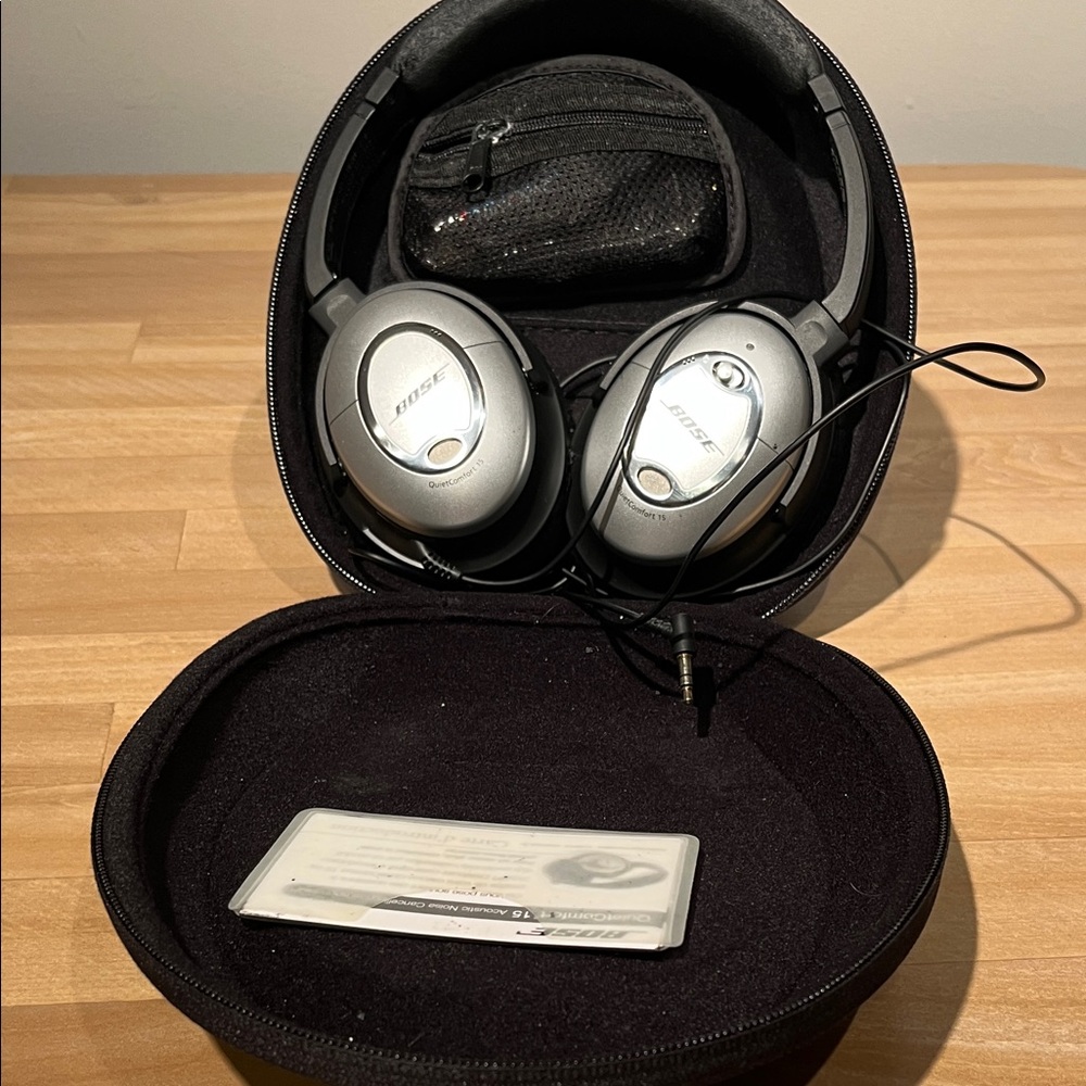 Bose Gray Over-Ear Headphones with Case